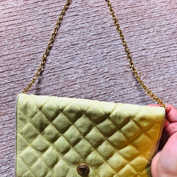 Authentic Chanel Vintage Yellow Straw Shoulder Bag - Picture 4 of 13